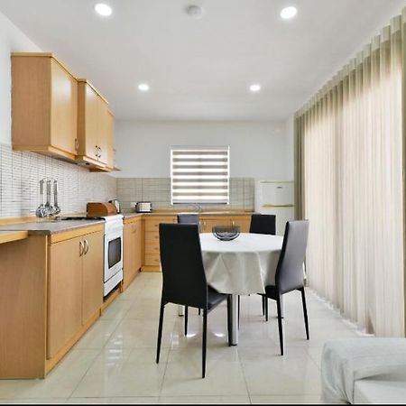 Sea View Apartment Birżebbuġa Esterno foto