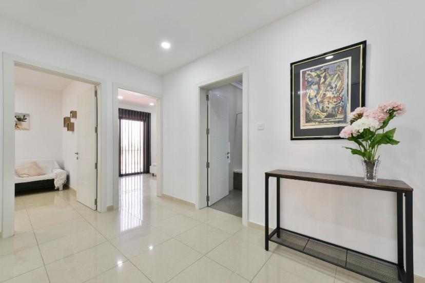 Sea View Apartment Birżebbuġa Esterno foto