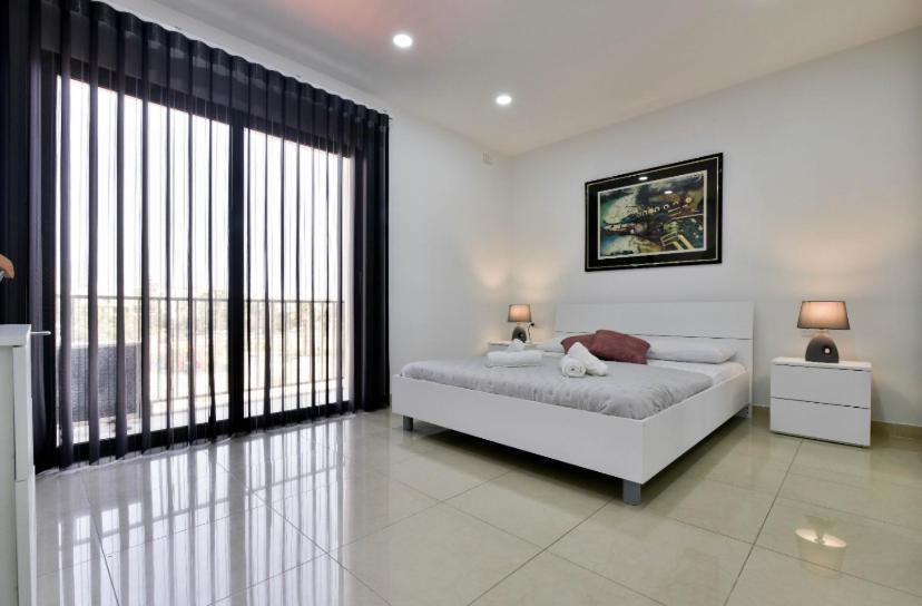 Sea View Apartment Birżebbuġa Esterno foto