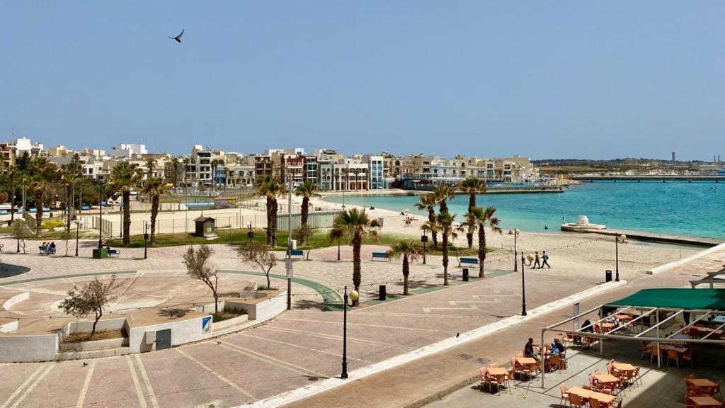 Sea View Apartment Birżebbuġa Esterno foto